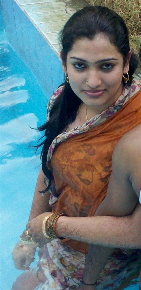 desi nude pic|Desi Nude Girls & Women Porn Pics